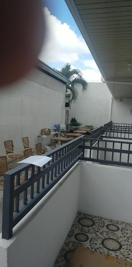__Aplaridel Inn Suites__ Анхелес Экстерьер фото