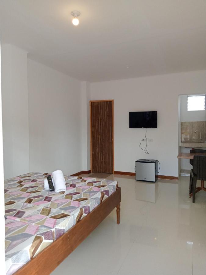 __Aplaridel Inn Suites__ Анхелес Экстерьер фото