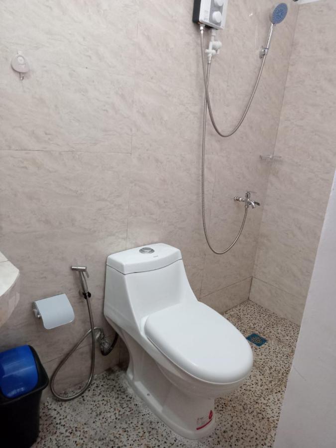 __Aplaridel Inn Suites__ Анхелес Экстерьер фото