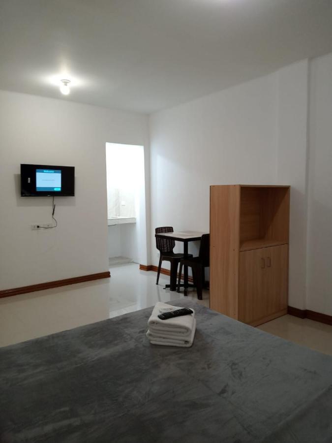 __Aplaridel Inn Suites__ Анхелес Экстерьер фото