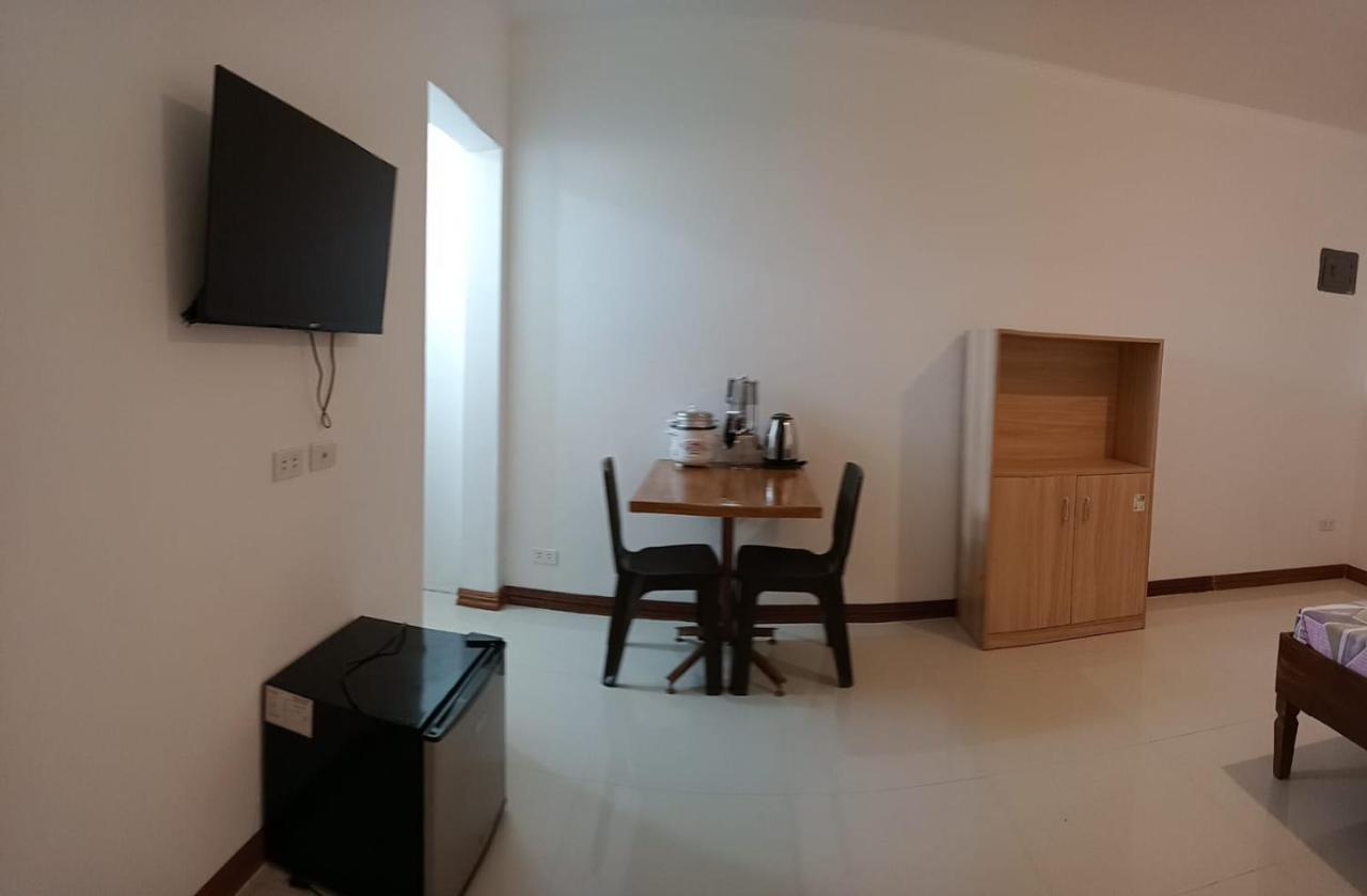 __Aplaridel Inn Suites__ Анхелес Экстерьер фото