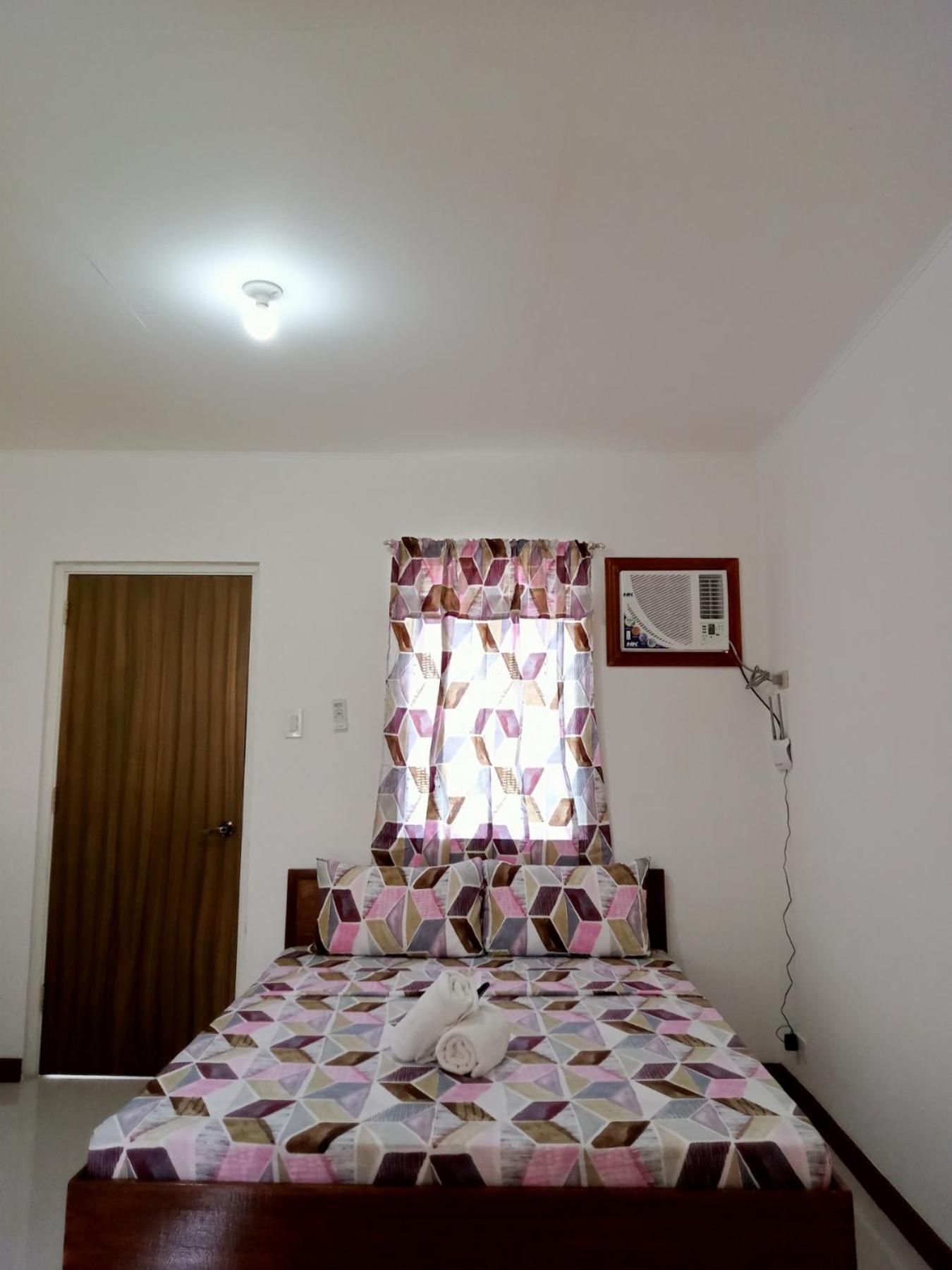 __Aplaridel Inn Suites__ Анхелес Экстерьер фото
