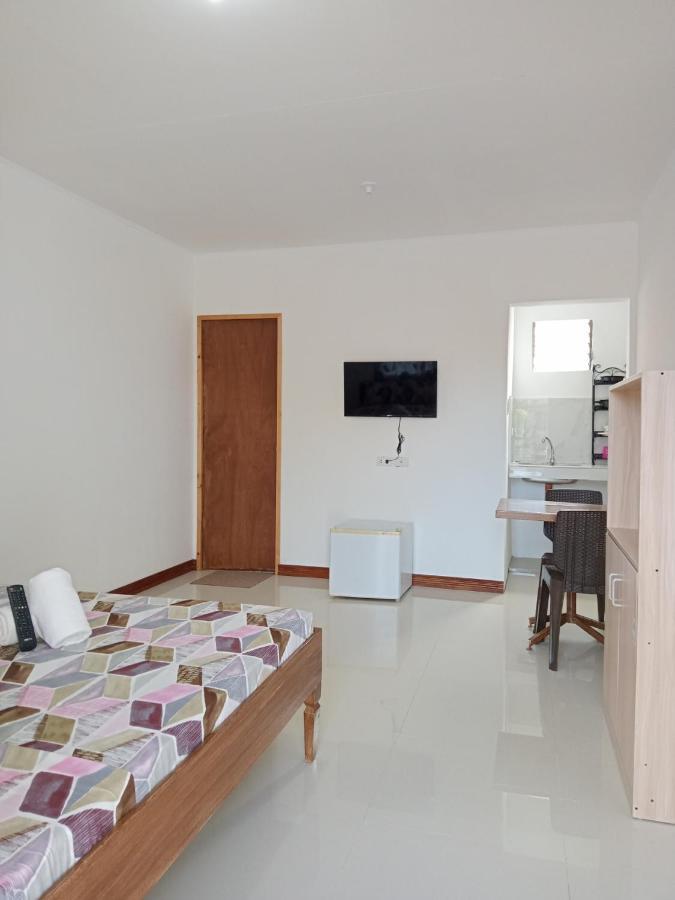 __Aplaridel Inn Suites__ Анхелес Экстерьер фото